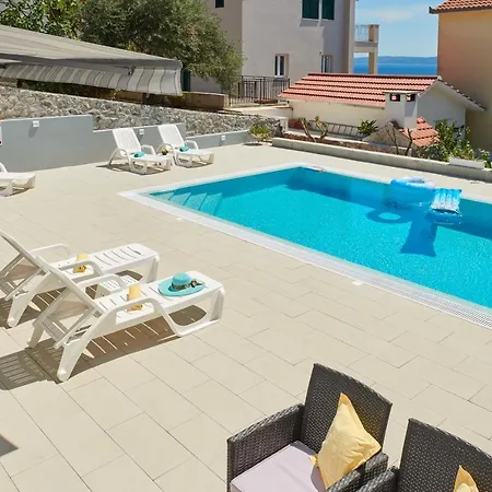 Zen - Heated Pool, Ev Type 2 Apartman