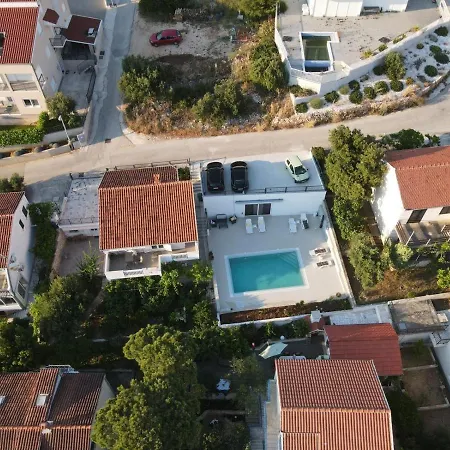 Zen - Heated Pool, Ev Type 2 Trogir