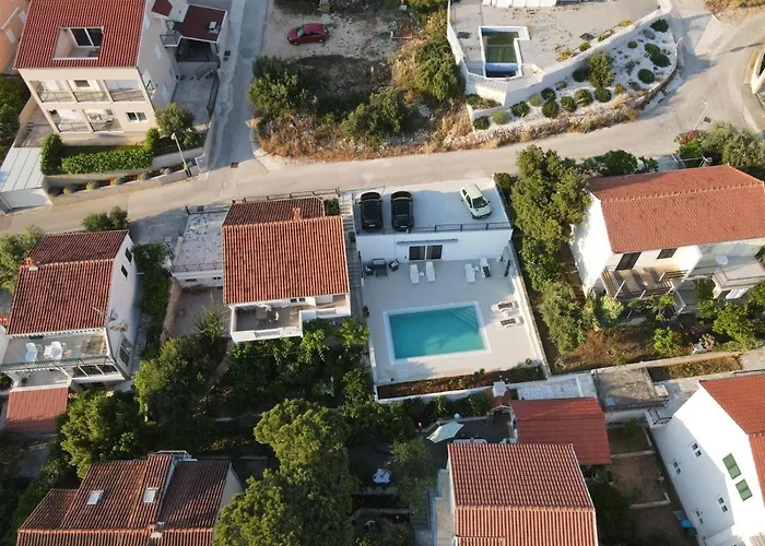 Zen - Heated Pool, Ev Type 2 Trogir