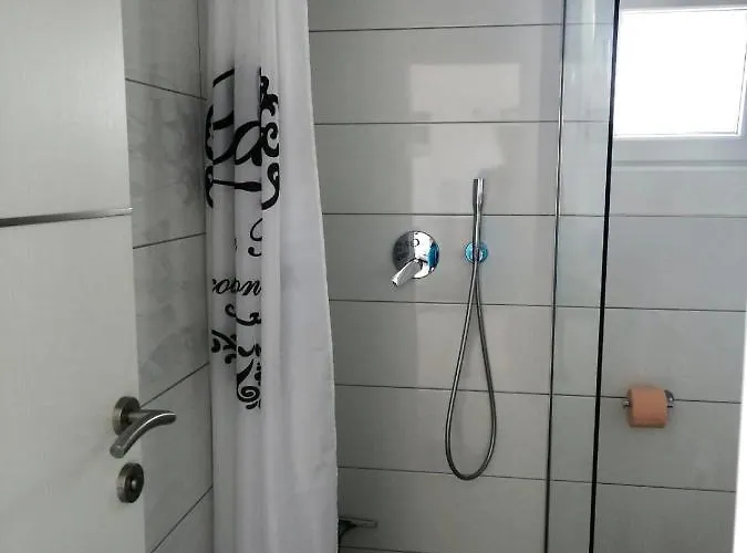 Апартаменти Zen - Heated Pool, Ev Type 2 *