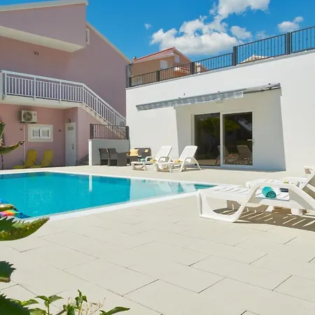 Apartment Zen - Heated Pool, Ev Type 2 *